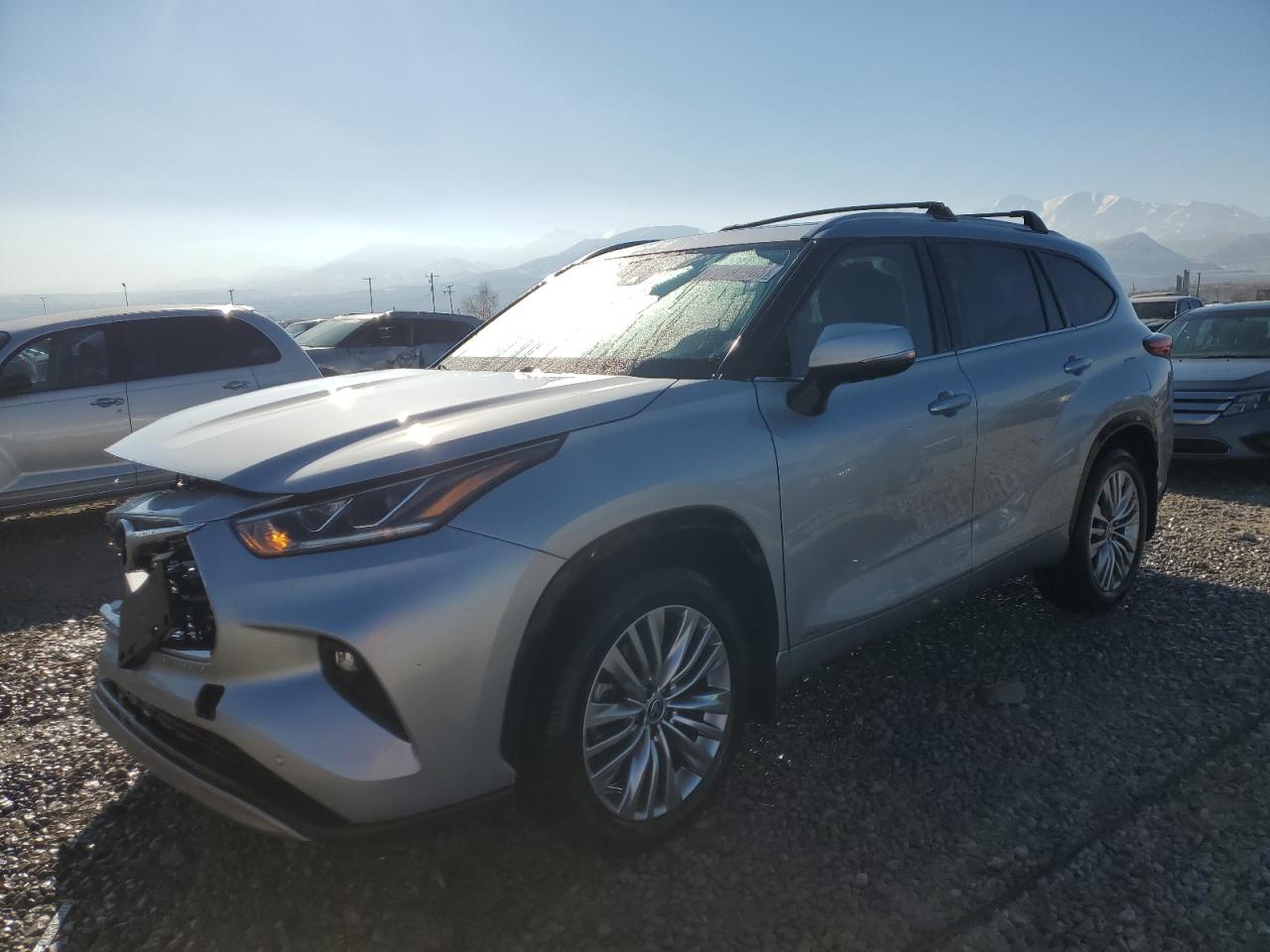 2022 Toyota Highlander - Image 1