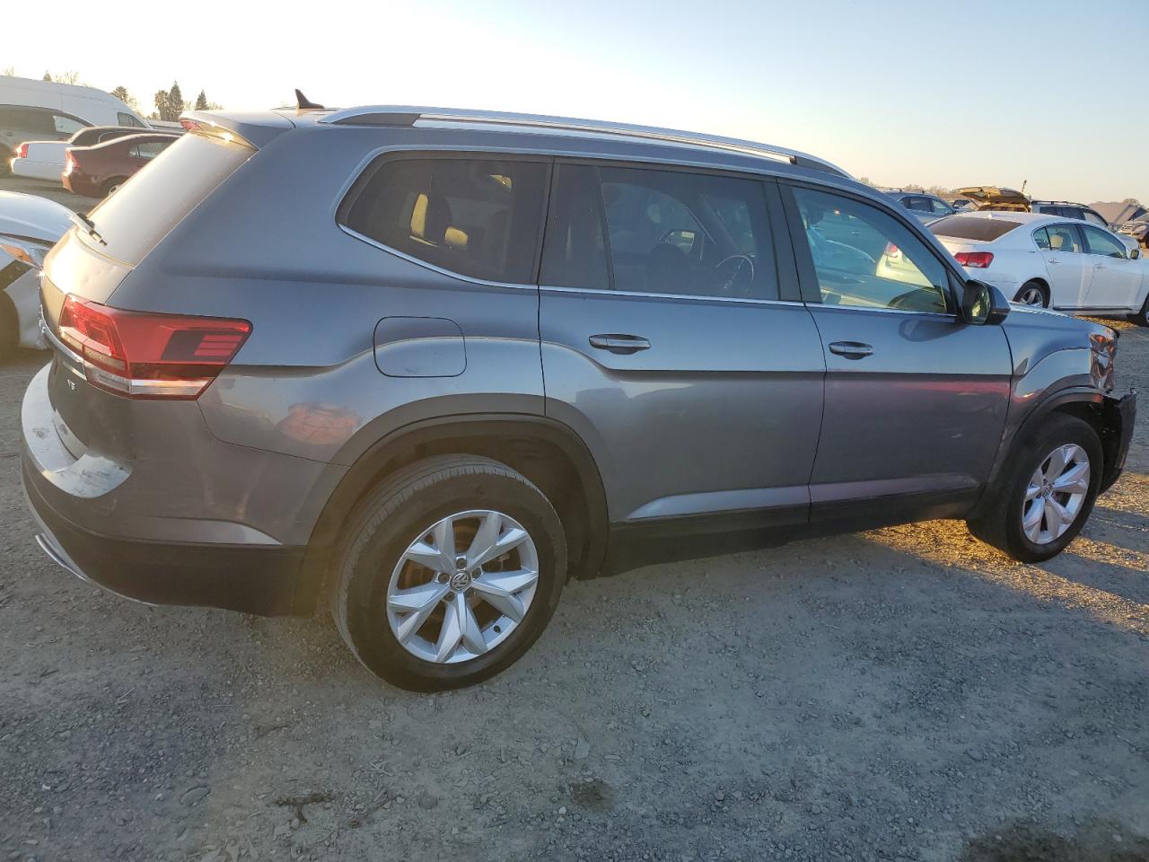 2018 Volkswagen Atlas - Image 3