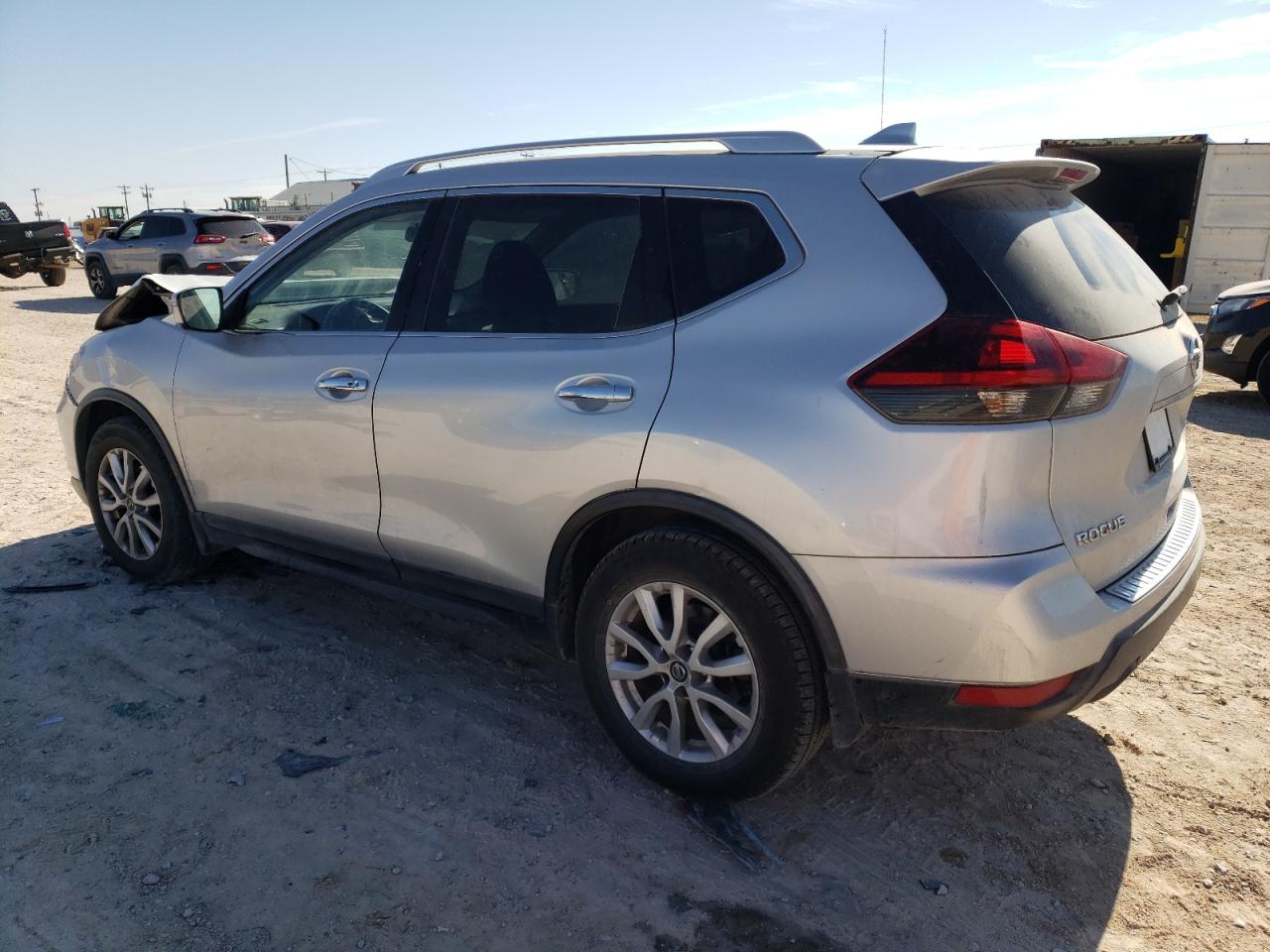 KNMAT2MT4JP606549 NISSAN ROGUE 2018