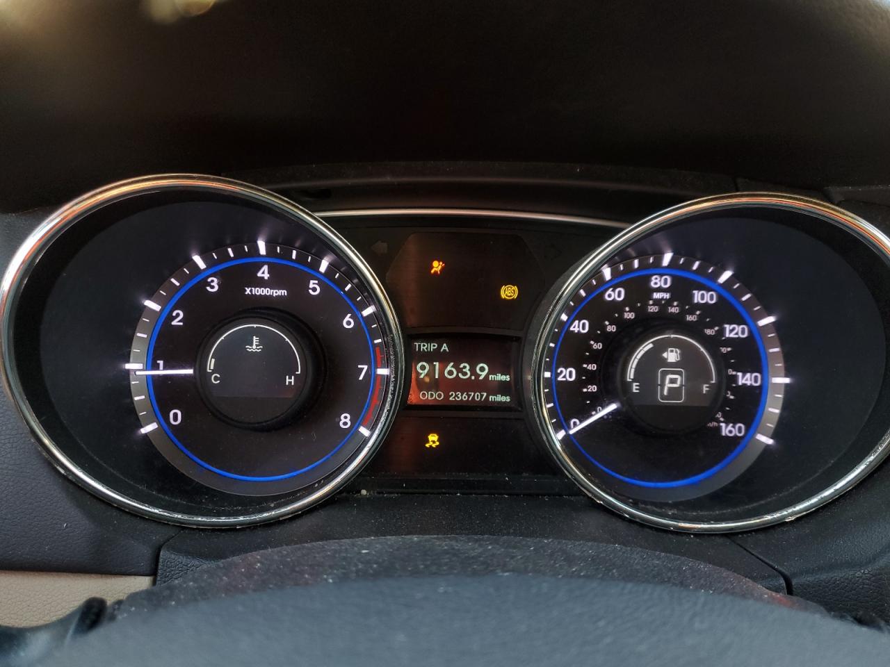 2011 Hyundai Sonata - Image 9