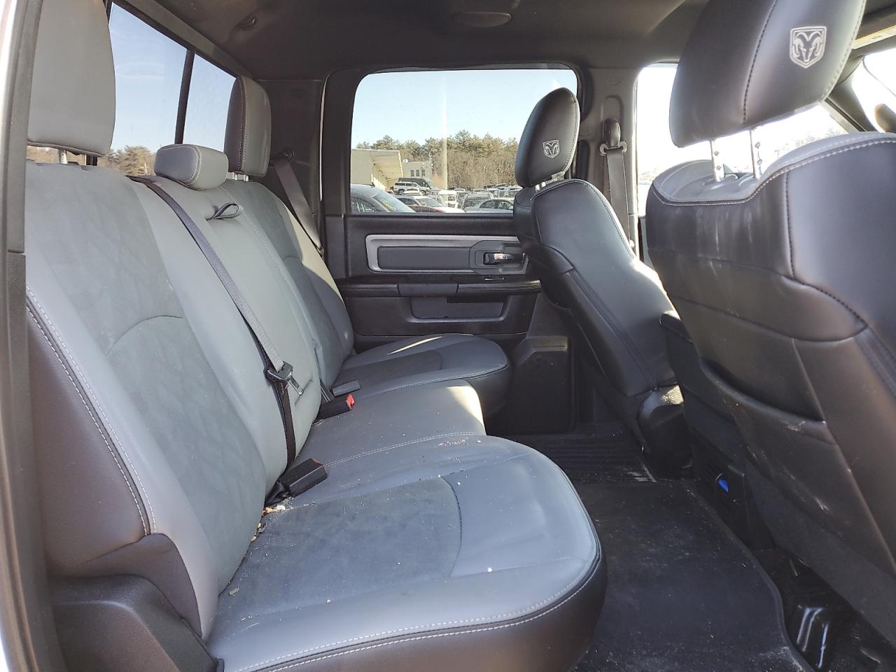 2017 RAM 2500 - Image 10