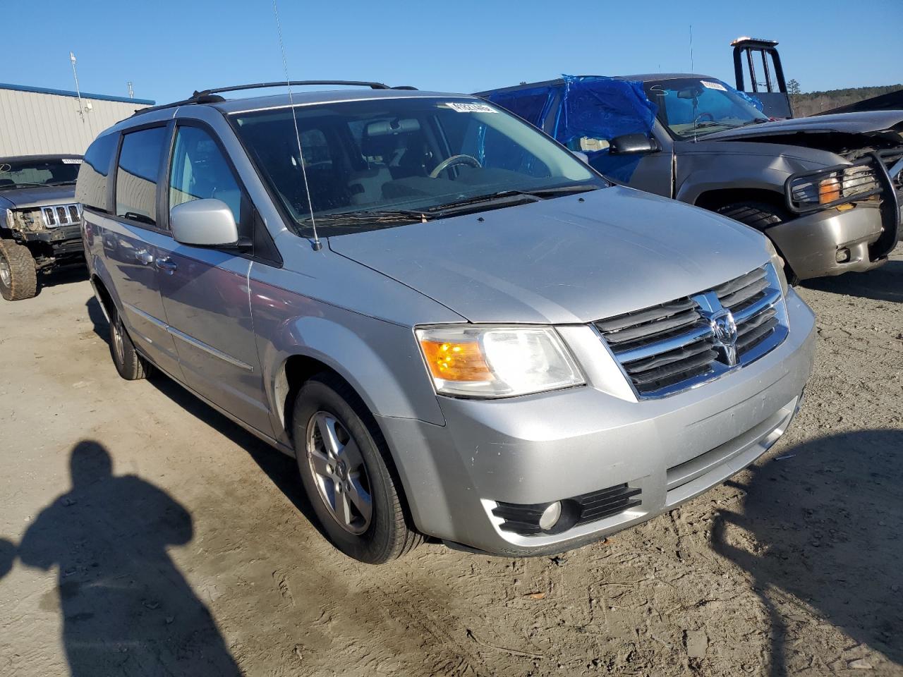 2010 Dodge Caravan - Image 4