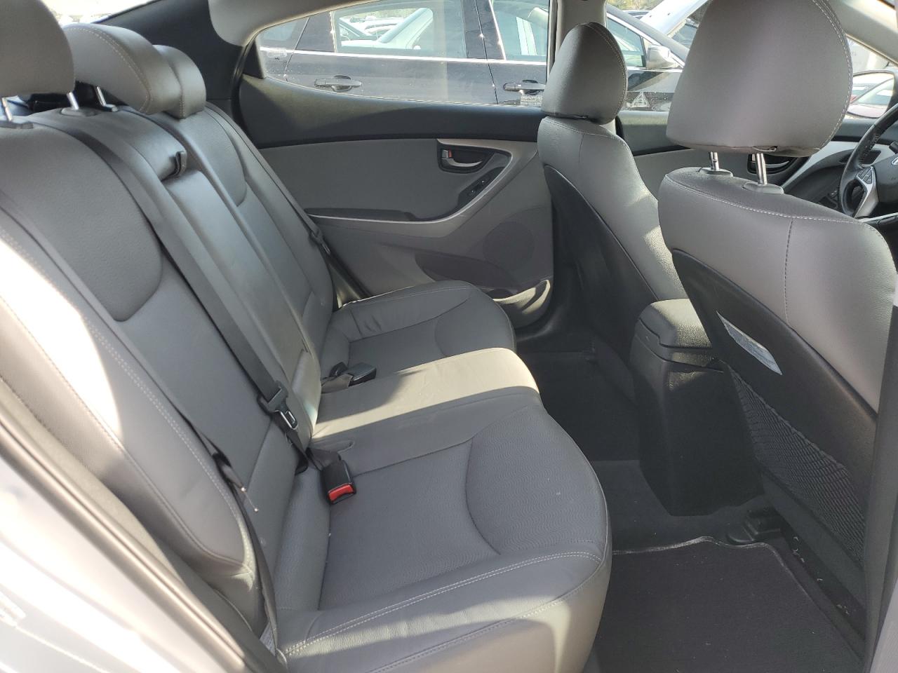 2013 Hyundai Elantra - Image 10