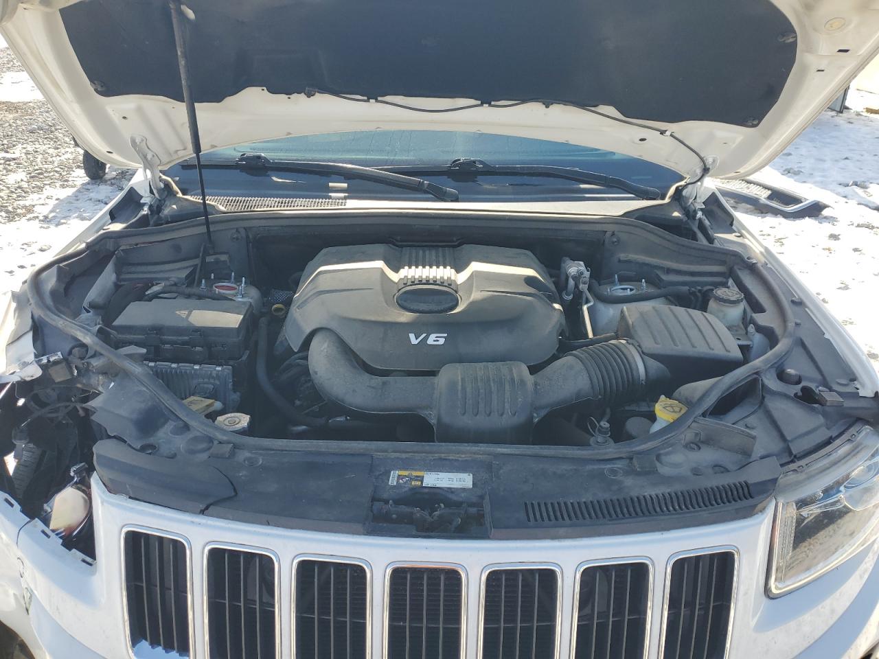 2014 Jeep Grand Cherokee - Image 12