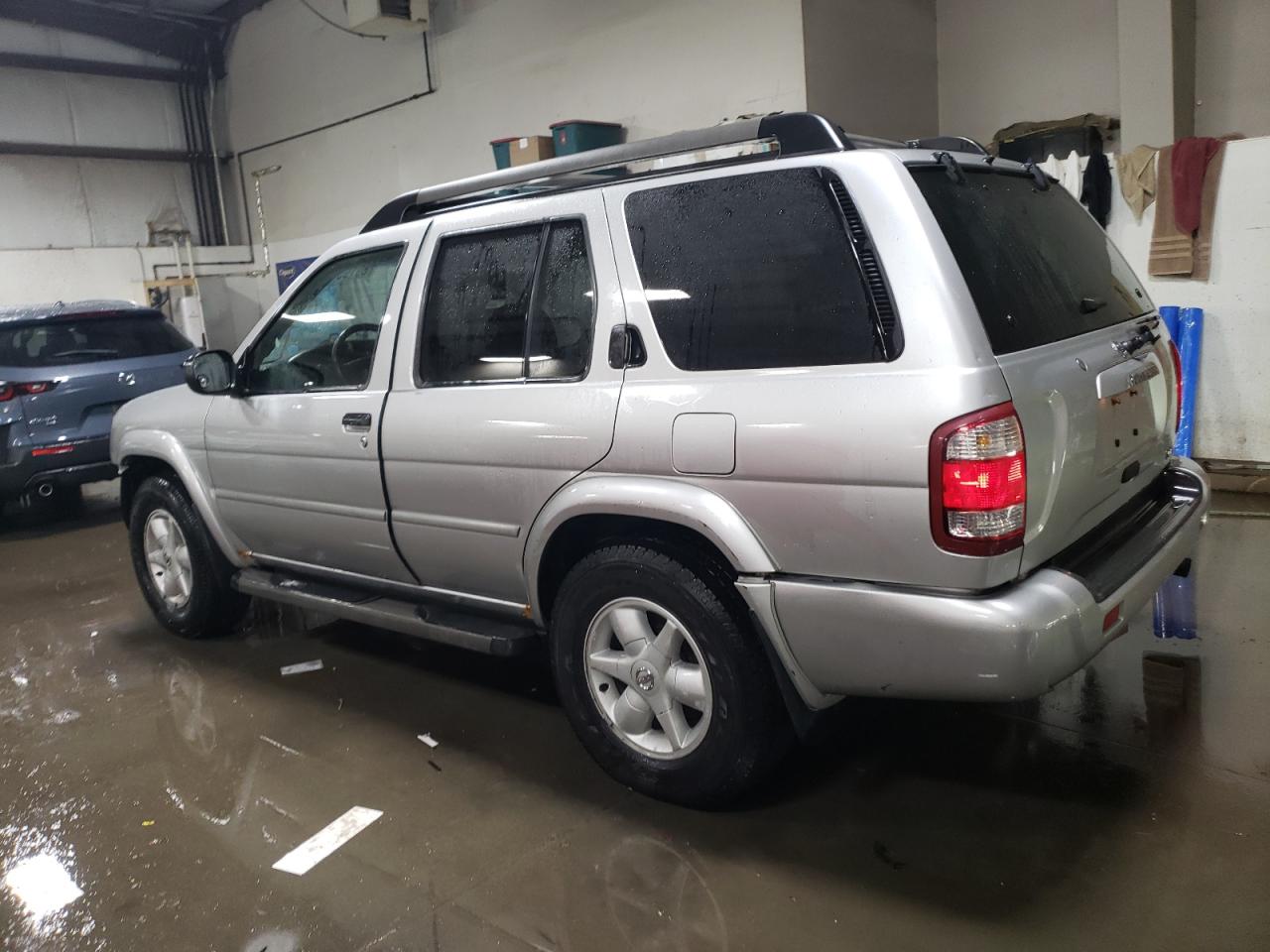 2002 Nissan Pathfinder - Image 2