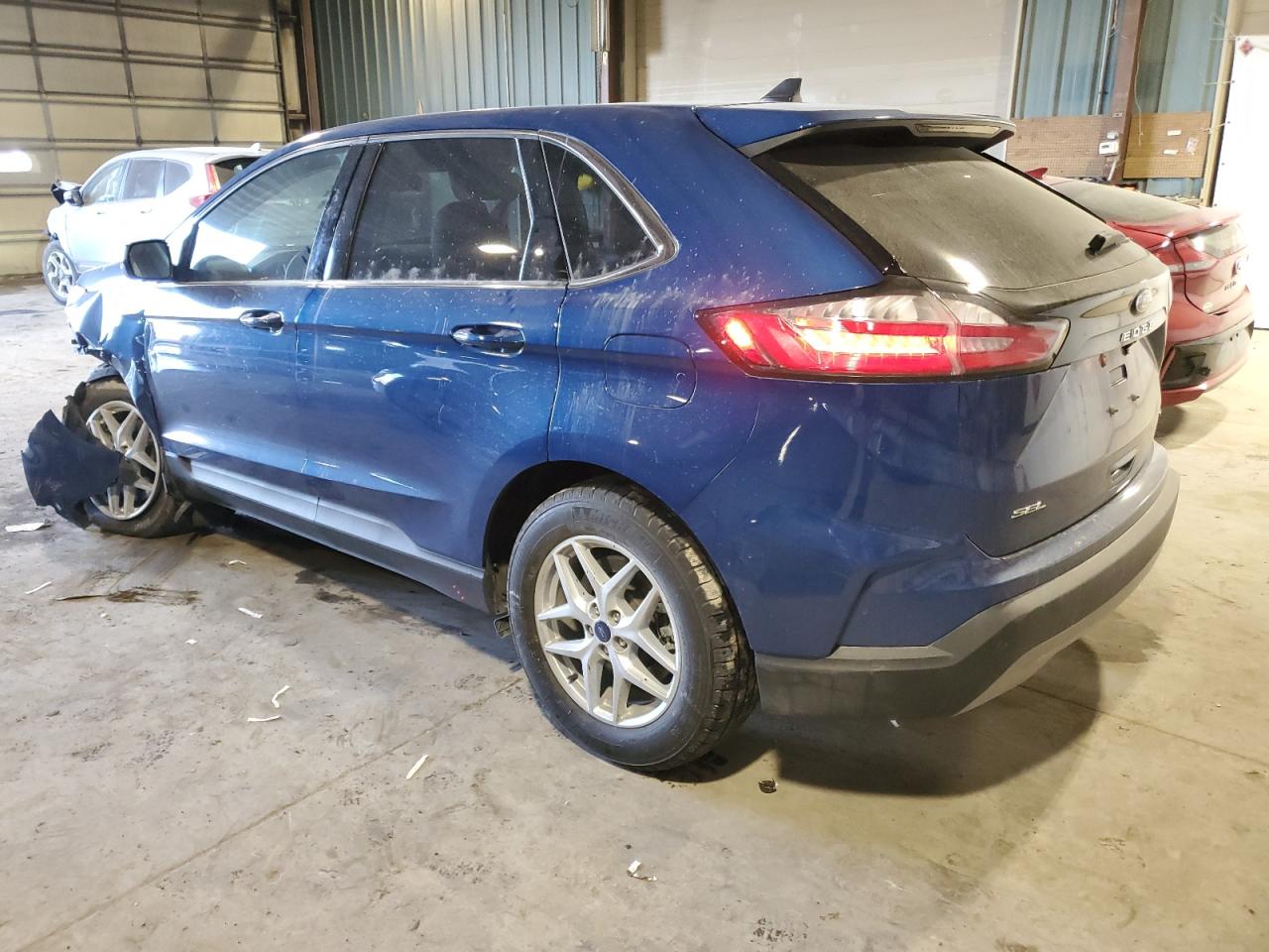 2022 Ford Edge - Image 2