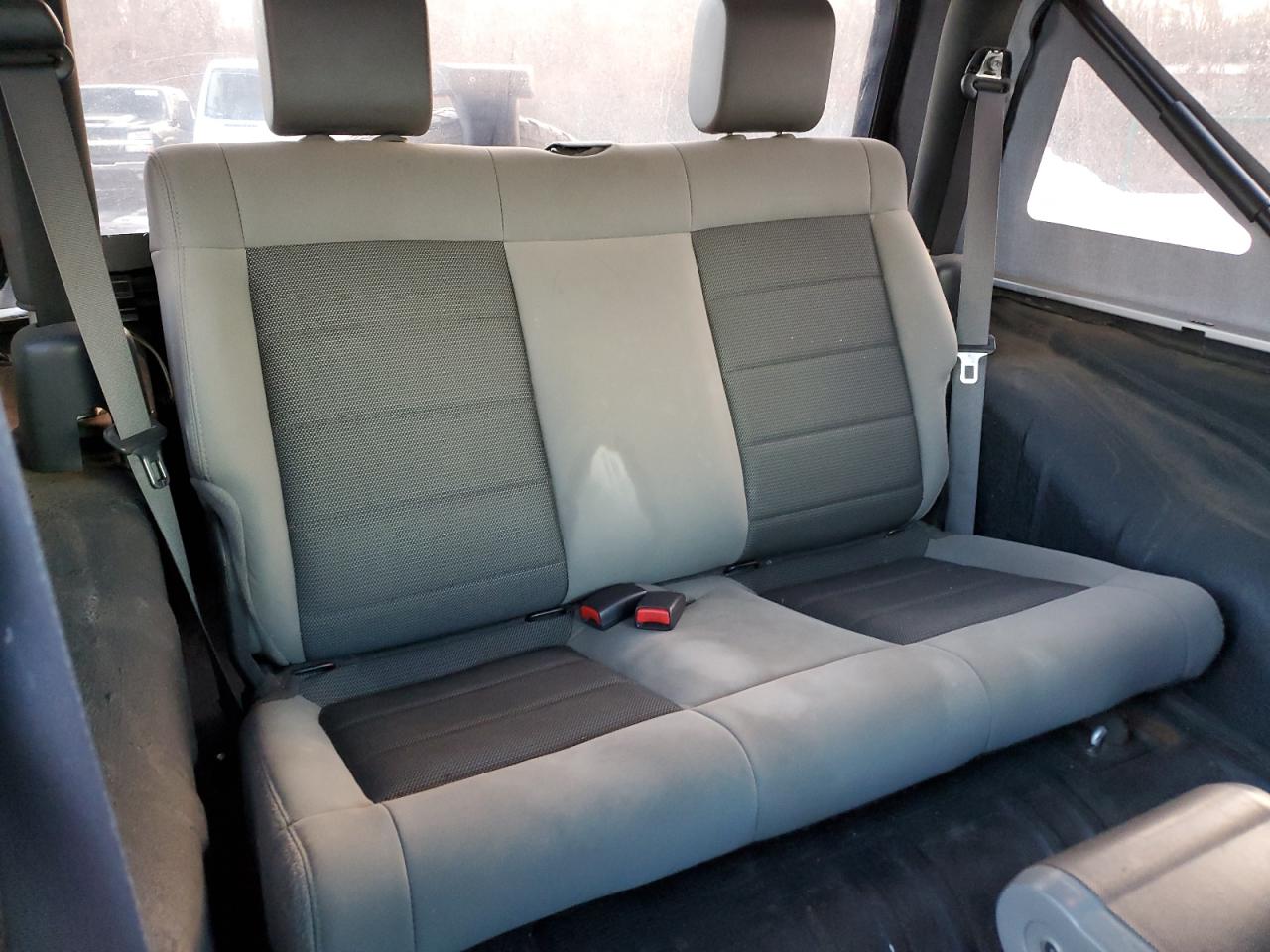2009 Jeep Wrangler - Image 10