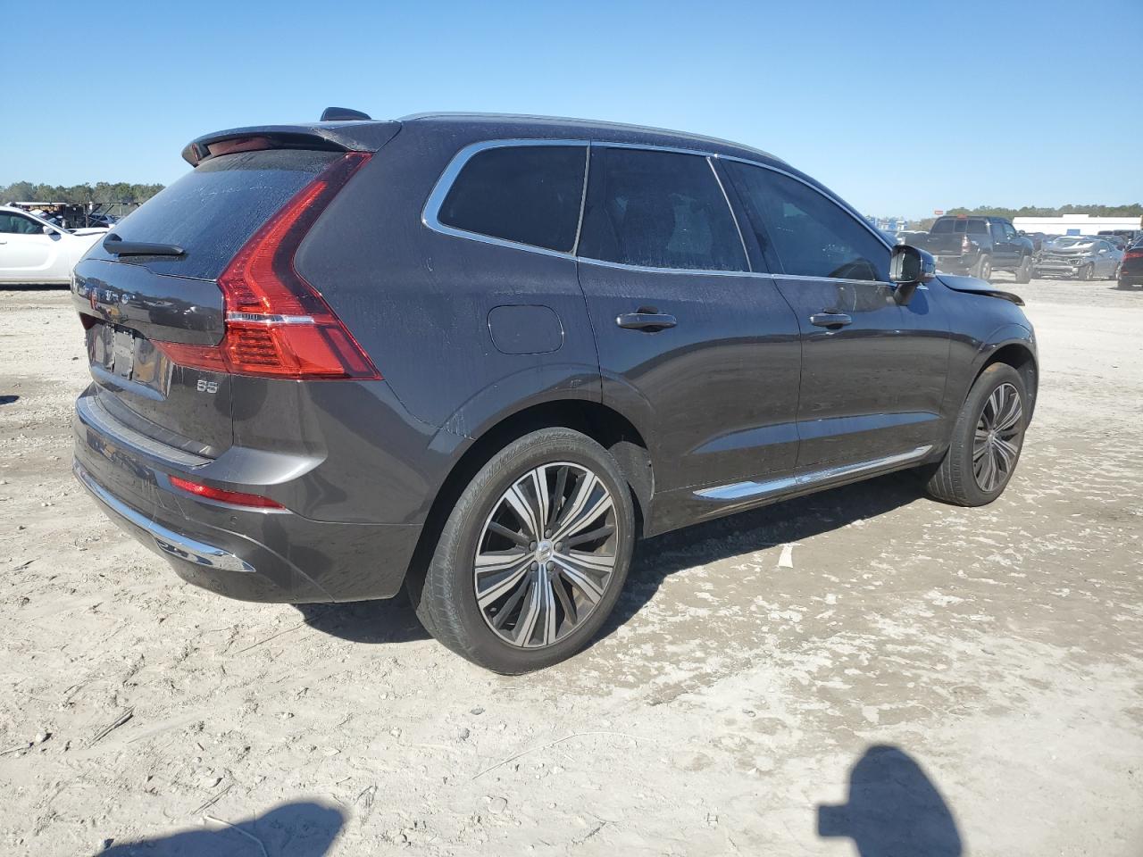 2022 Volvo XC60 - Image 3