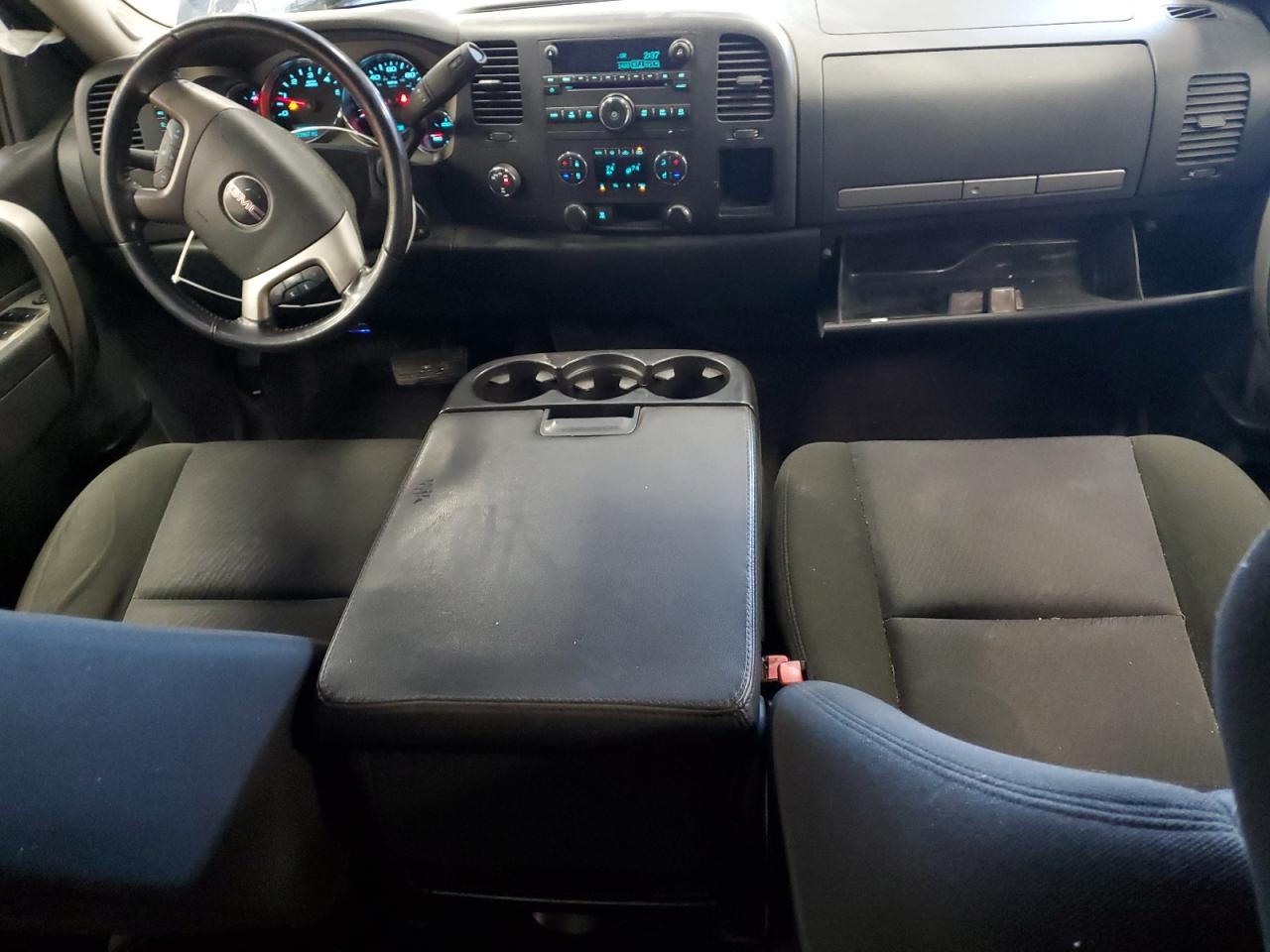 2011 GMC Sierra - Image 8