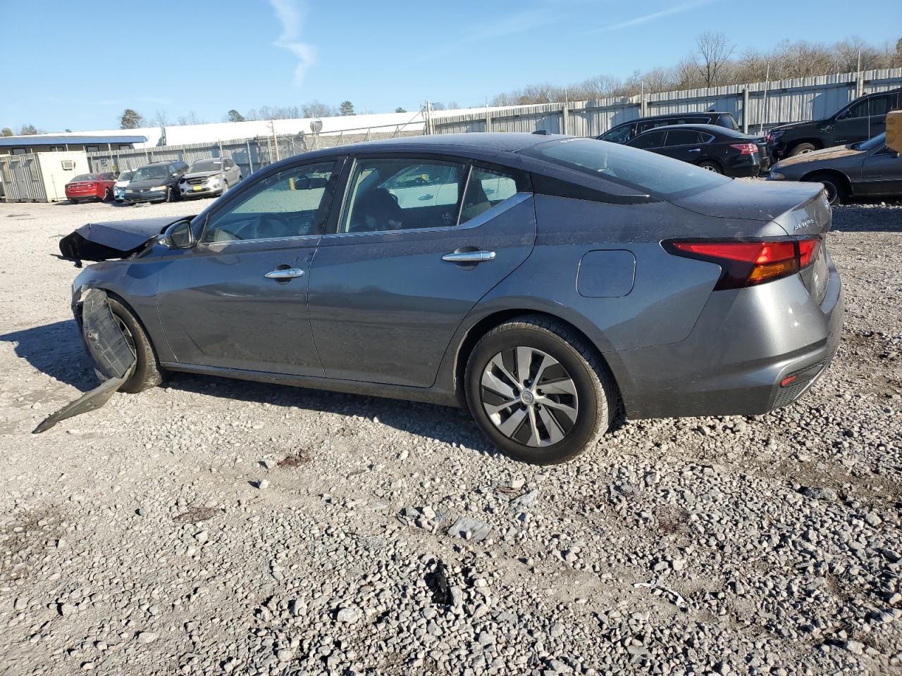 2020 Nissan Altima - Image 2