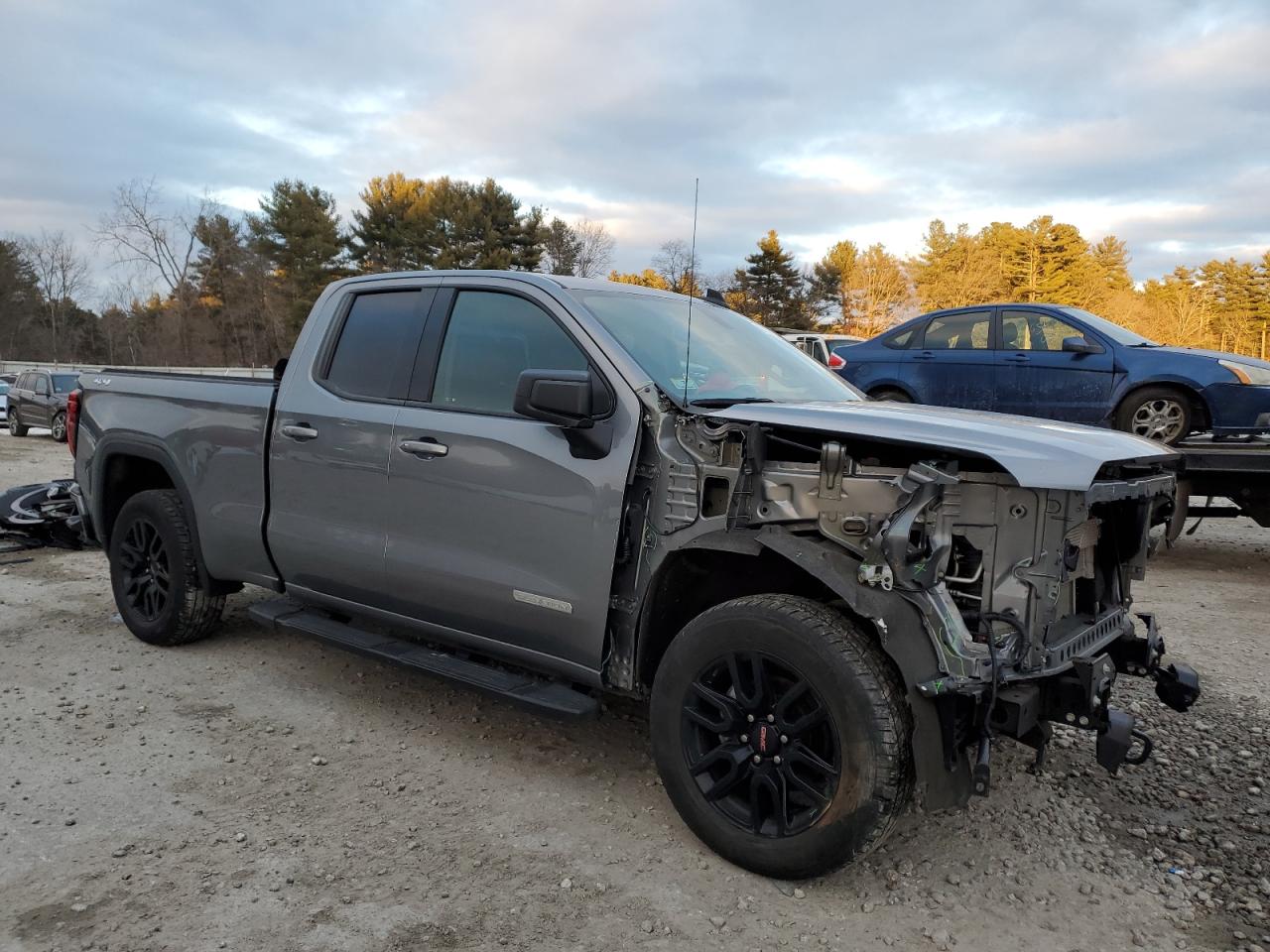 2022 GMC Sierra - Image 4