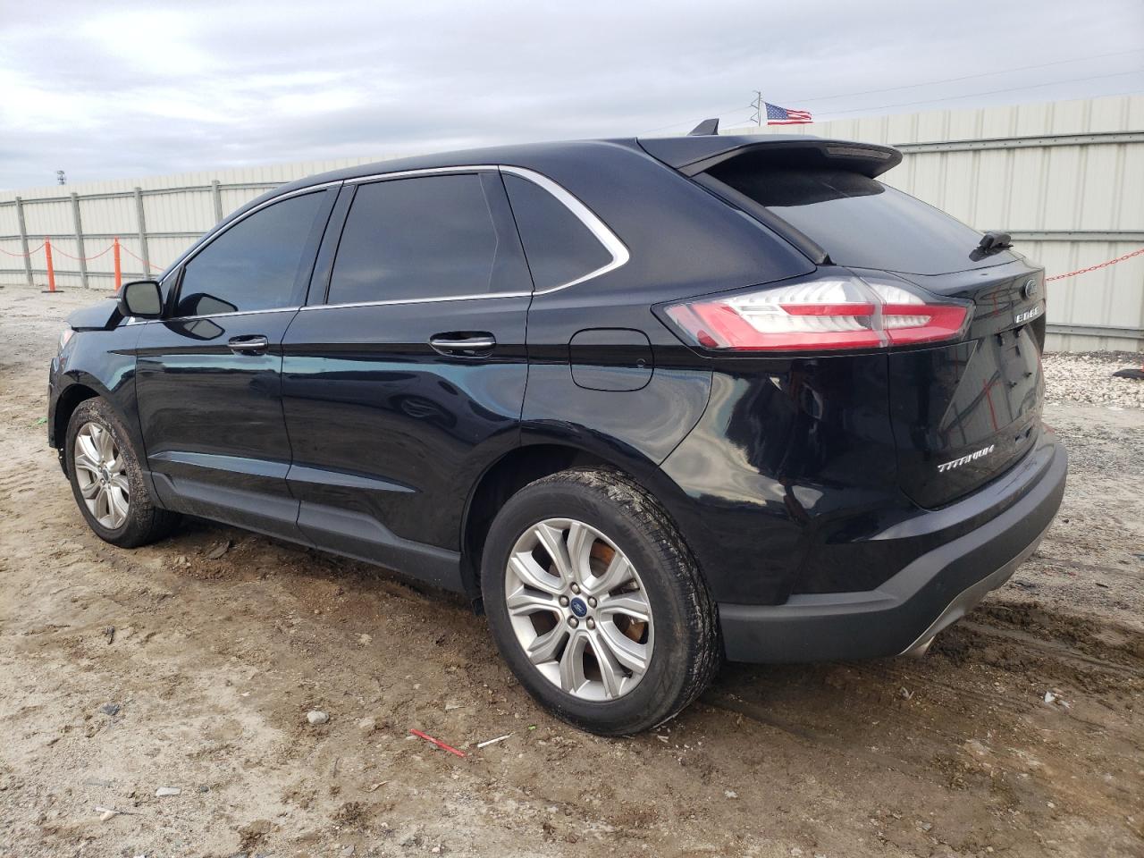 2022 Ford Edge - Image 2