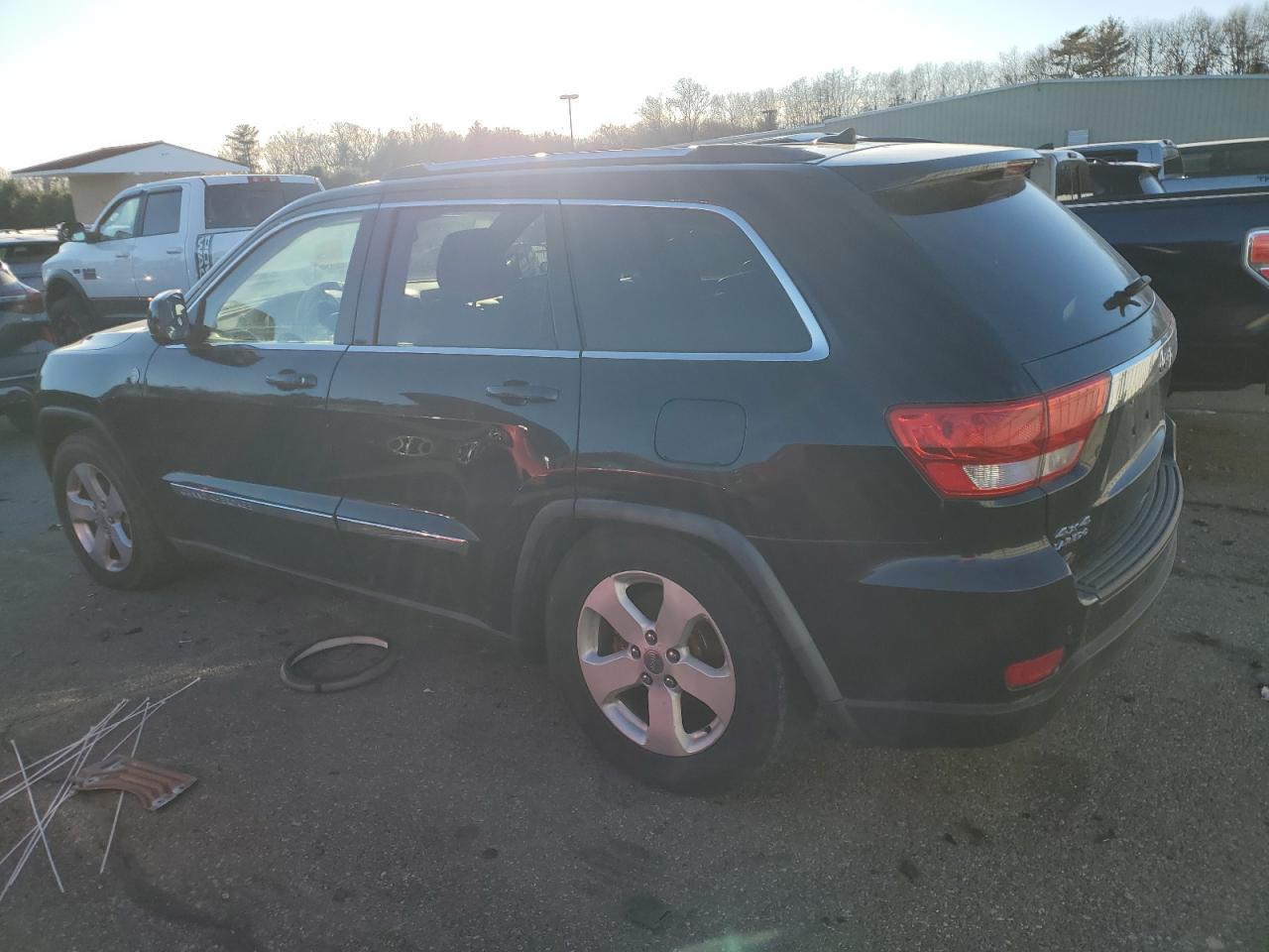 2011 Jeep Grand Cherokee - Image 2