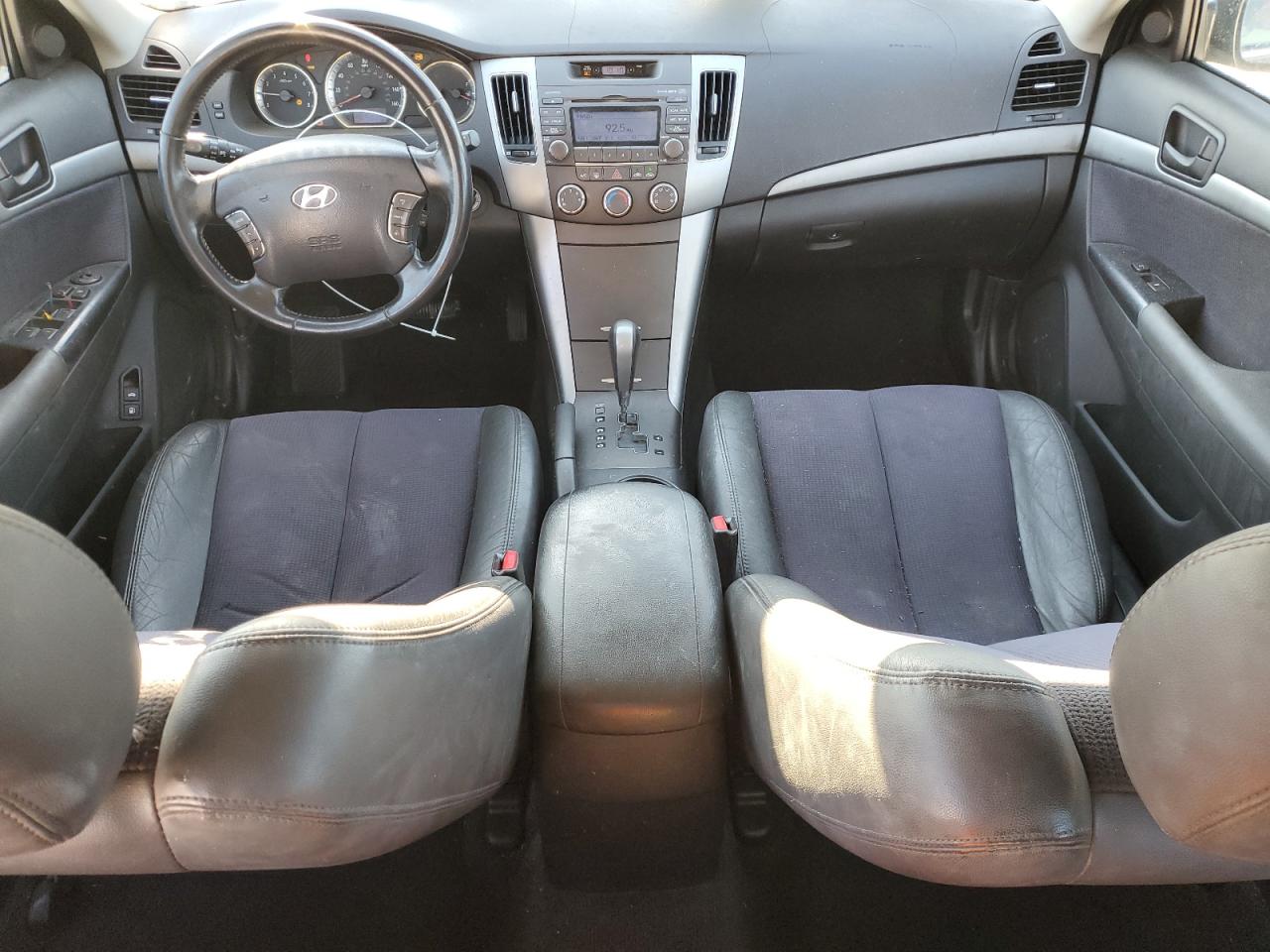 2009 Hyundai Sonata - Image 8