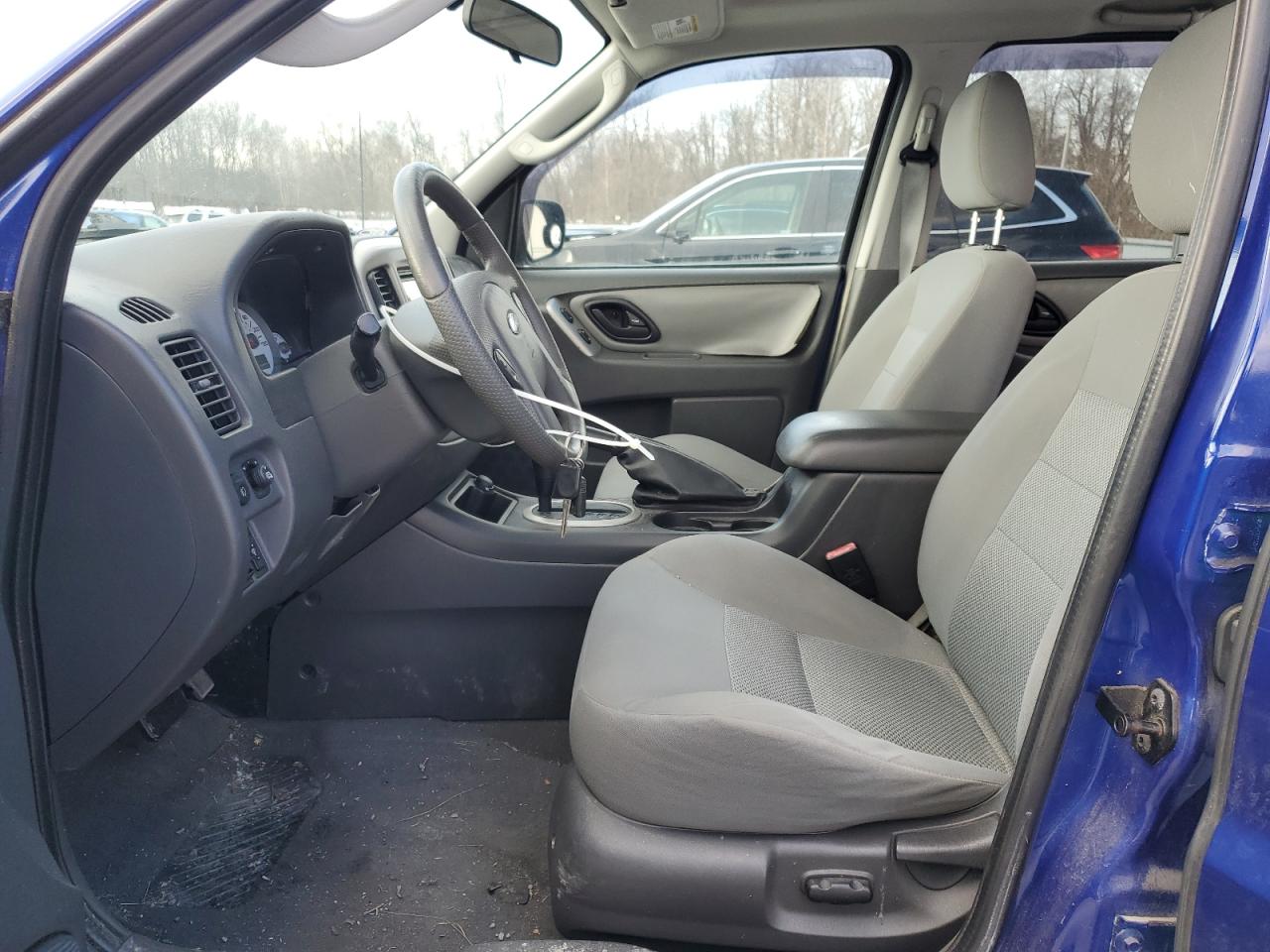 2005 Ford Escape - Image 7