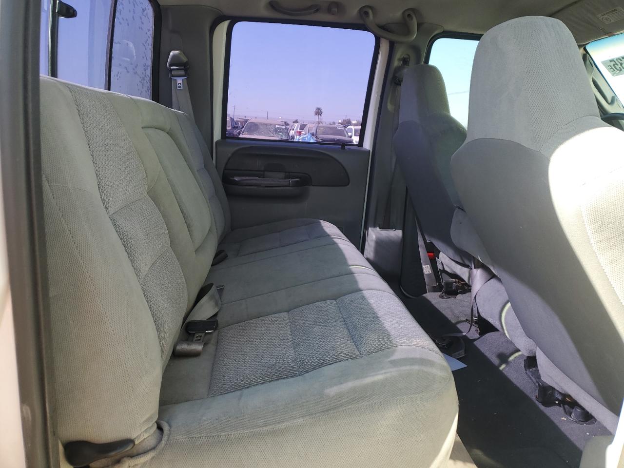 2003 Ford F250 - Image 10