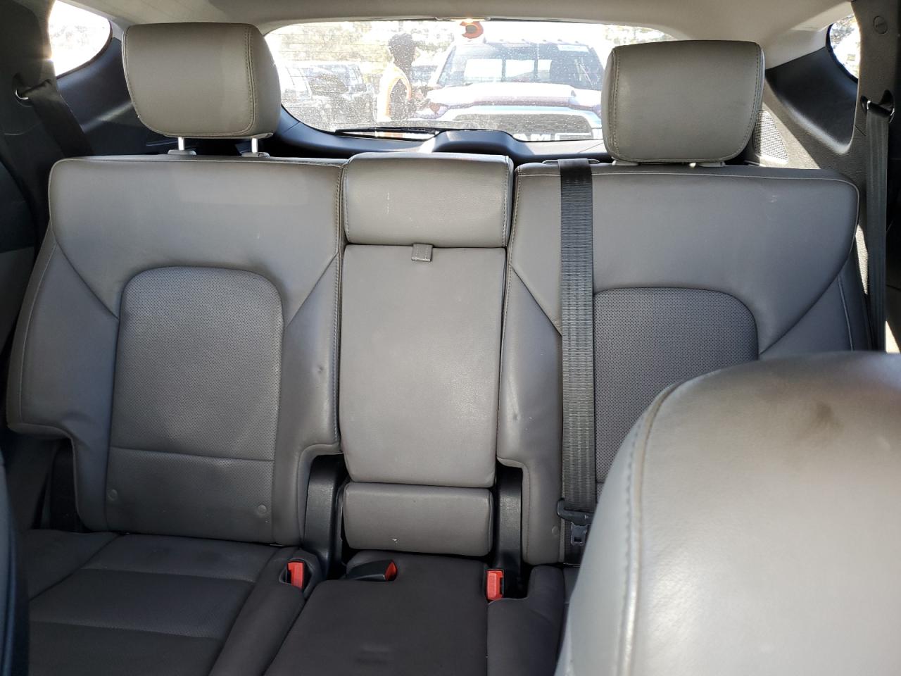 2018 Hyundai Santa Fe - Image 10