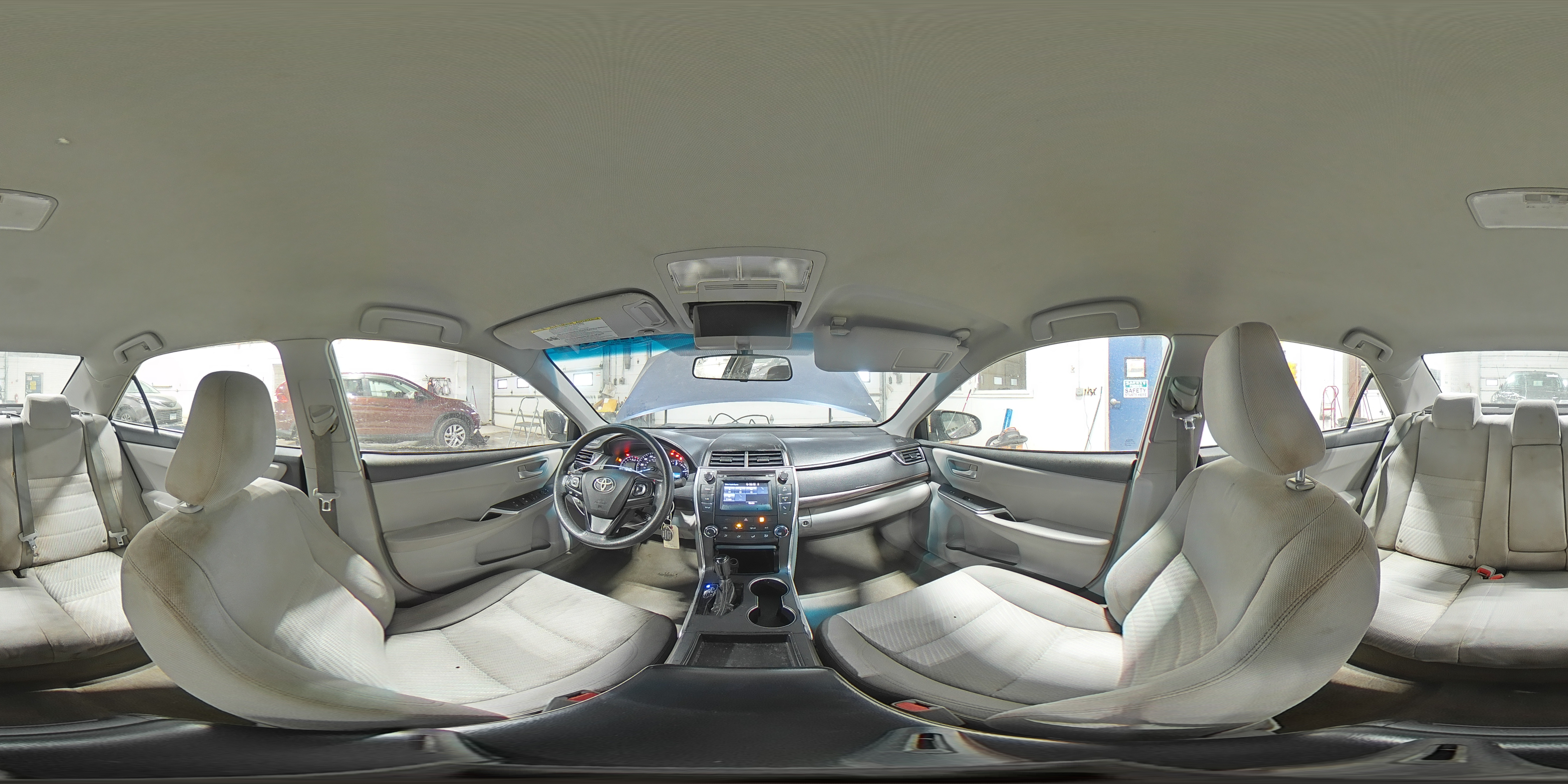 2015 Toyota Camry - Image 13