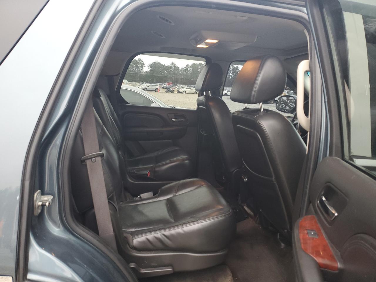 2008 Cadillac Escalade - Image 11