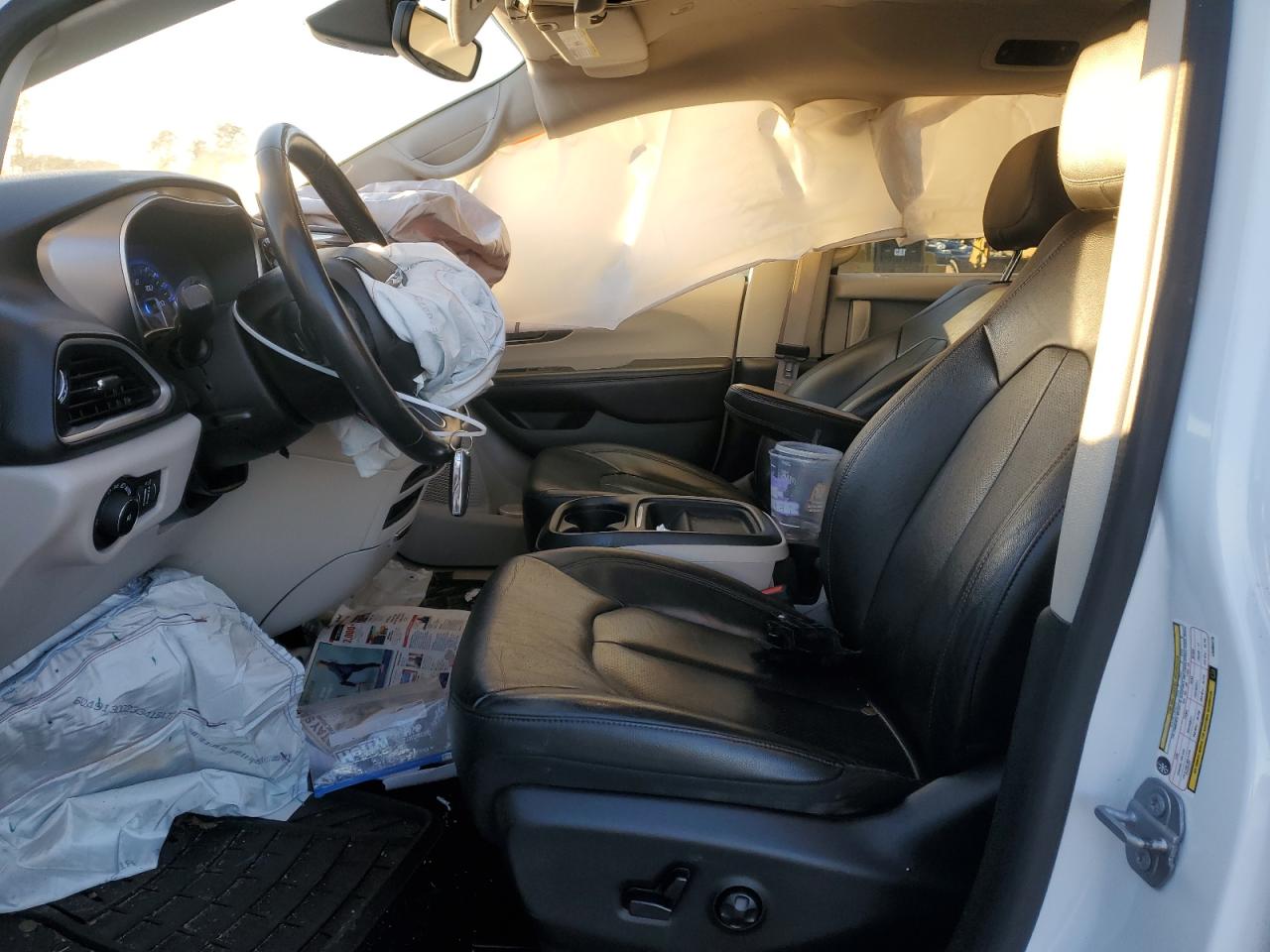2020 Chrysler Pacifica - Image 7