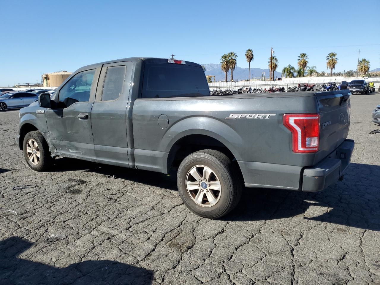 VIN 1FTEX1CP0GKF70952 2016 FORD F-150 no.2