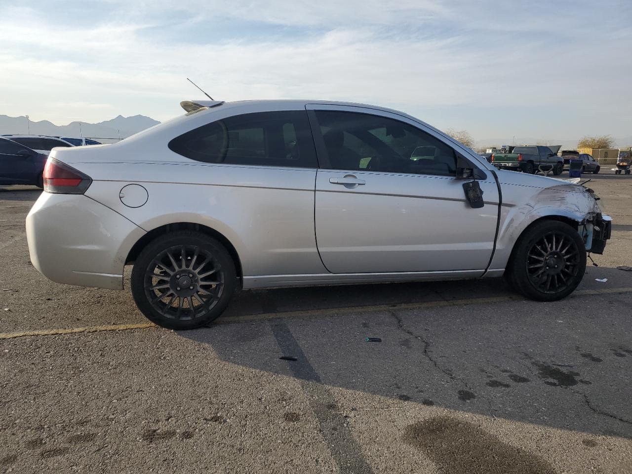 2010 Ford Focus - Image 3