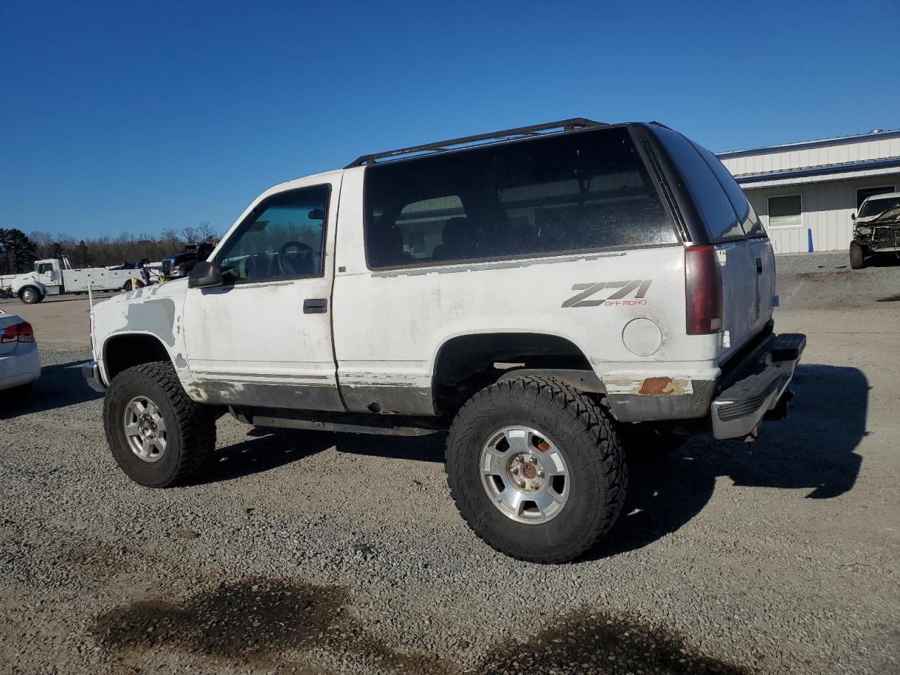 1995 Chevrolet Tahoe - Image 2