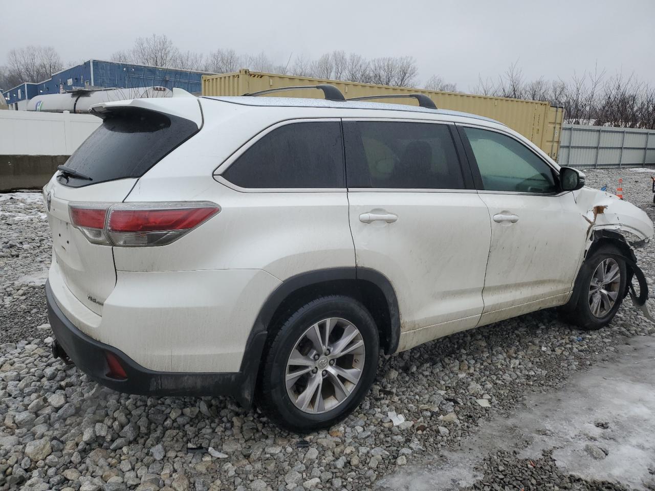 2015 Toyota Highlander - Image 3