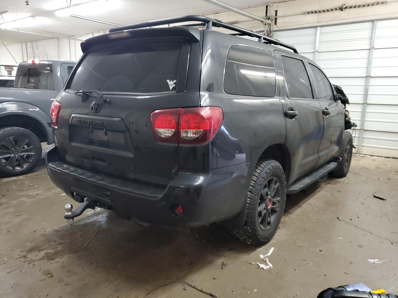 2022 Toyota Sequoia Sr5 VIN: 5TDEY5B10NS188833 Lot: 41751835