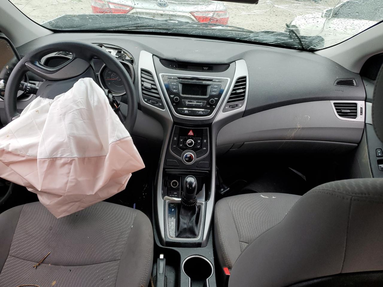 2015 Hyundai Elantra - Image 8