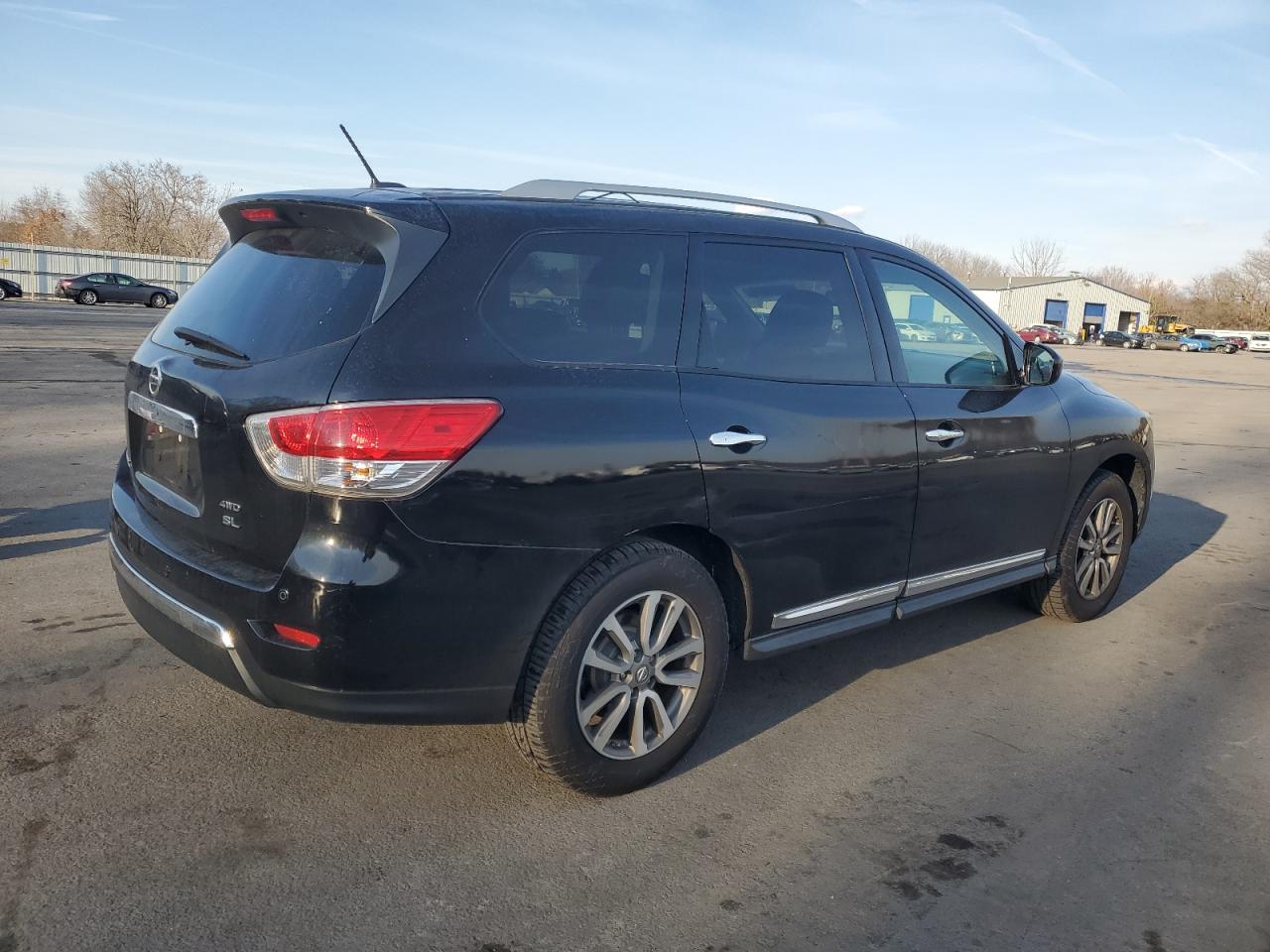 2014 Nissan Pathfinder - Image 3