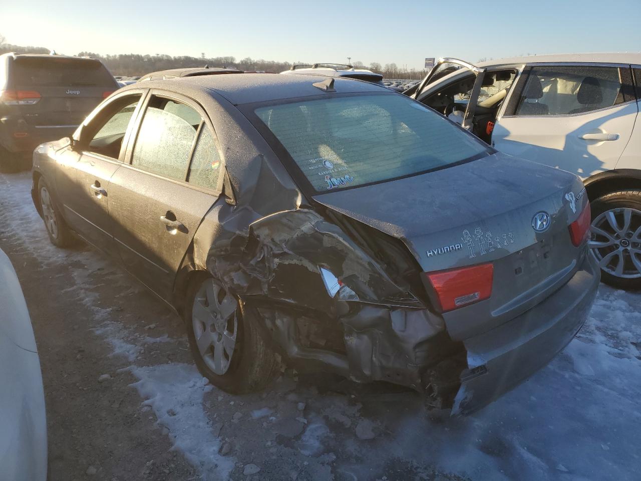 2010 Hyundai Sonata - Image 2