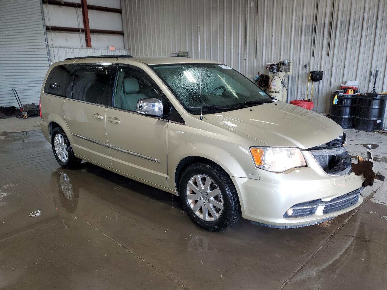 2012 Chrysler Town & Country - Image 4