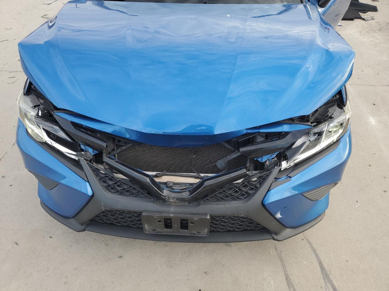 2020 Toyota Camry - Image 12