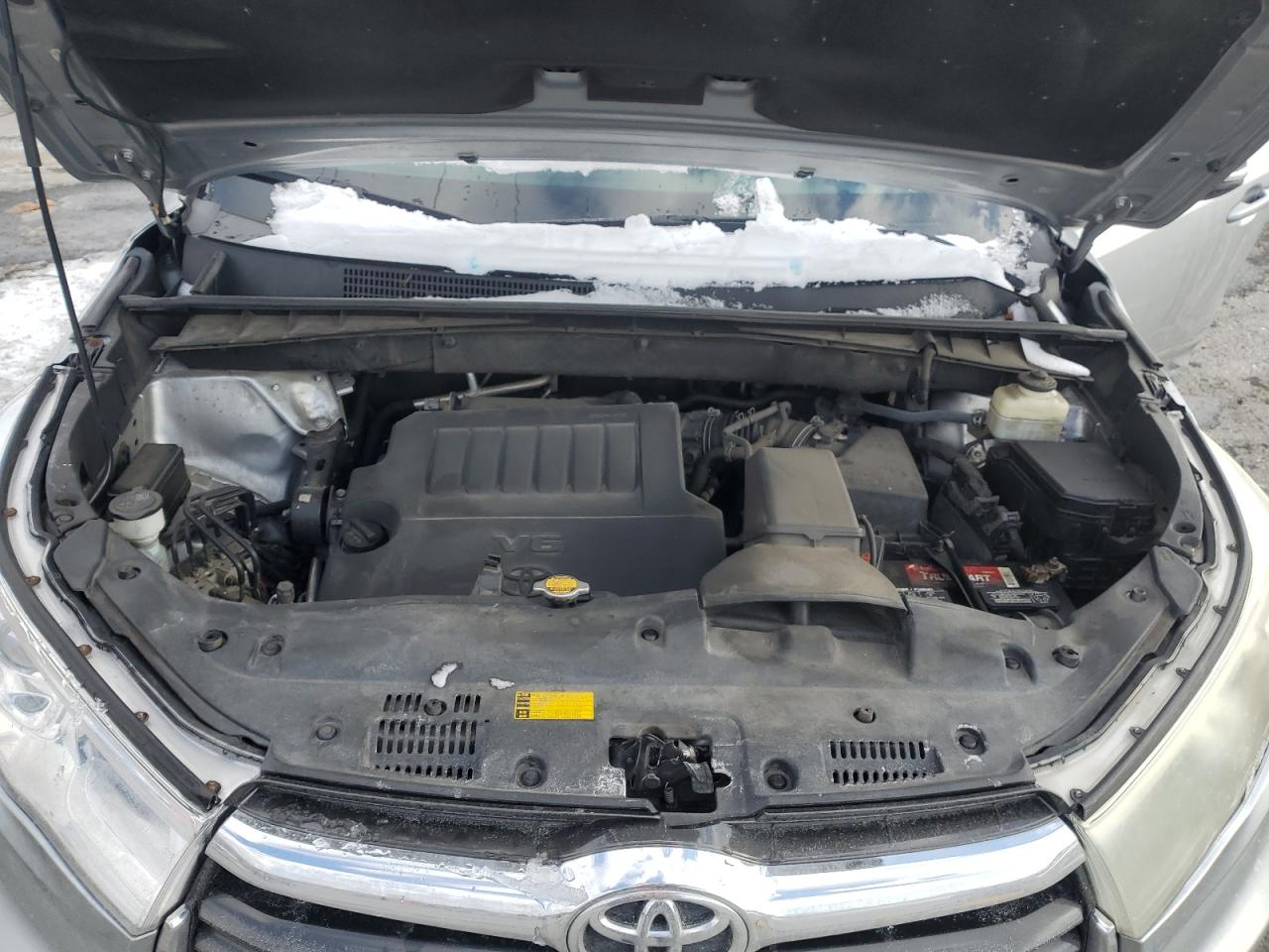 2015 Toyota Highlander - Image 14