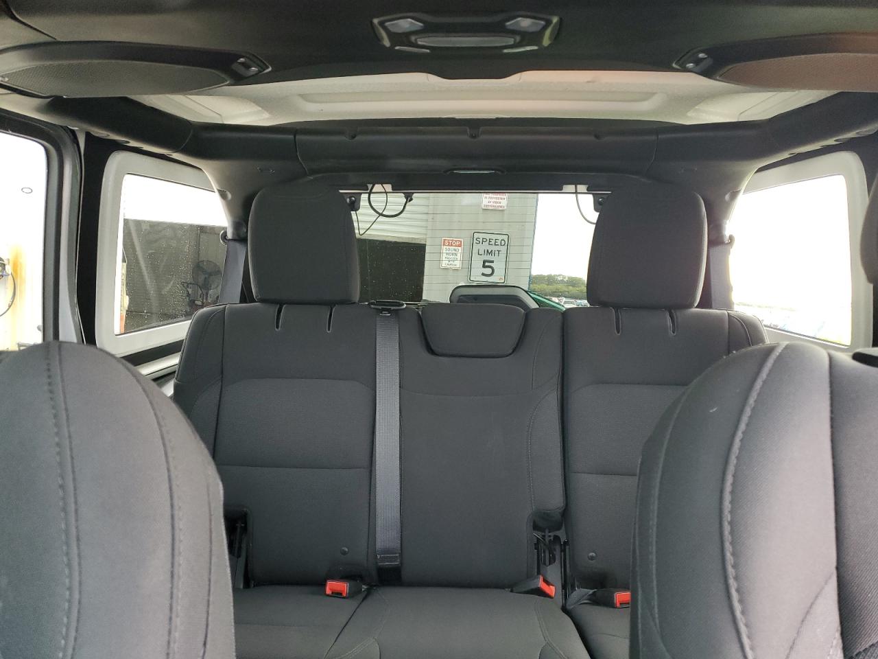 2018 Jeep Wrangler - Image 10