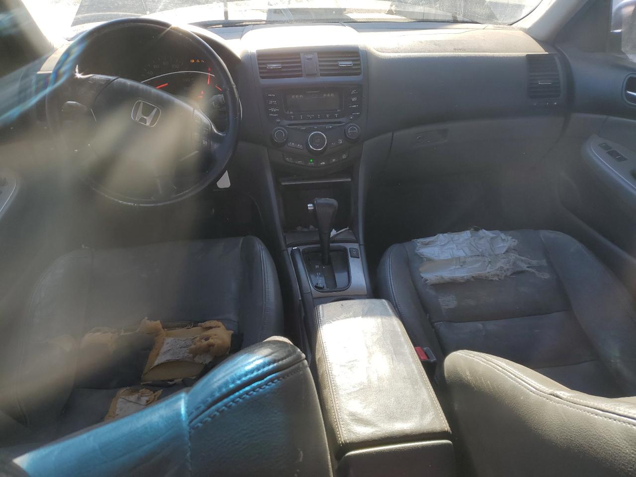 2004 Honda Accord - Image 8