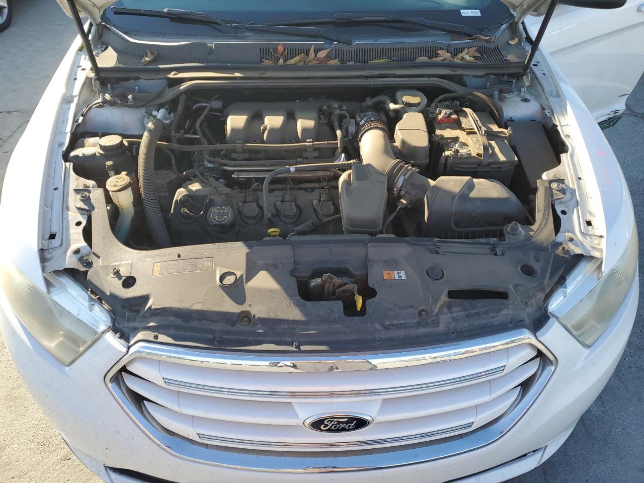 2014 Ford Taurus - Image 11