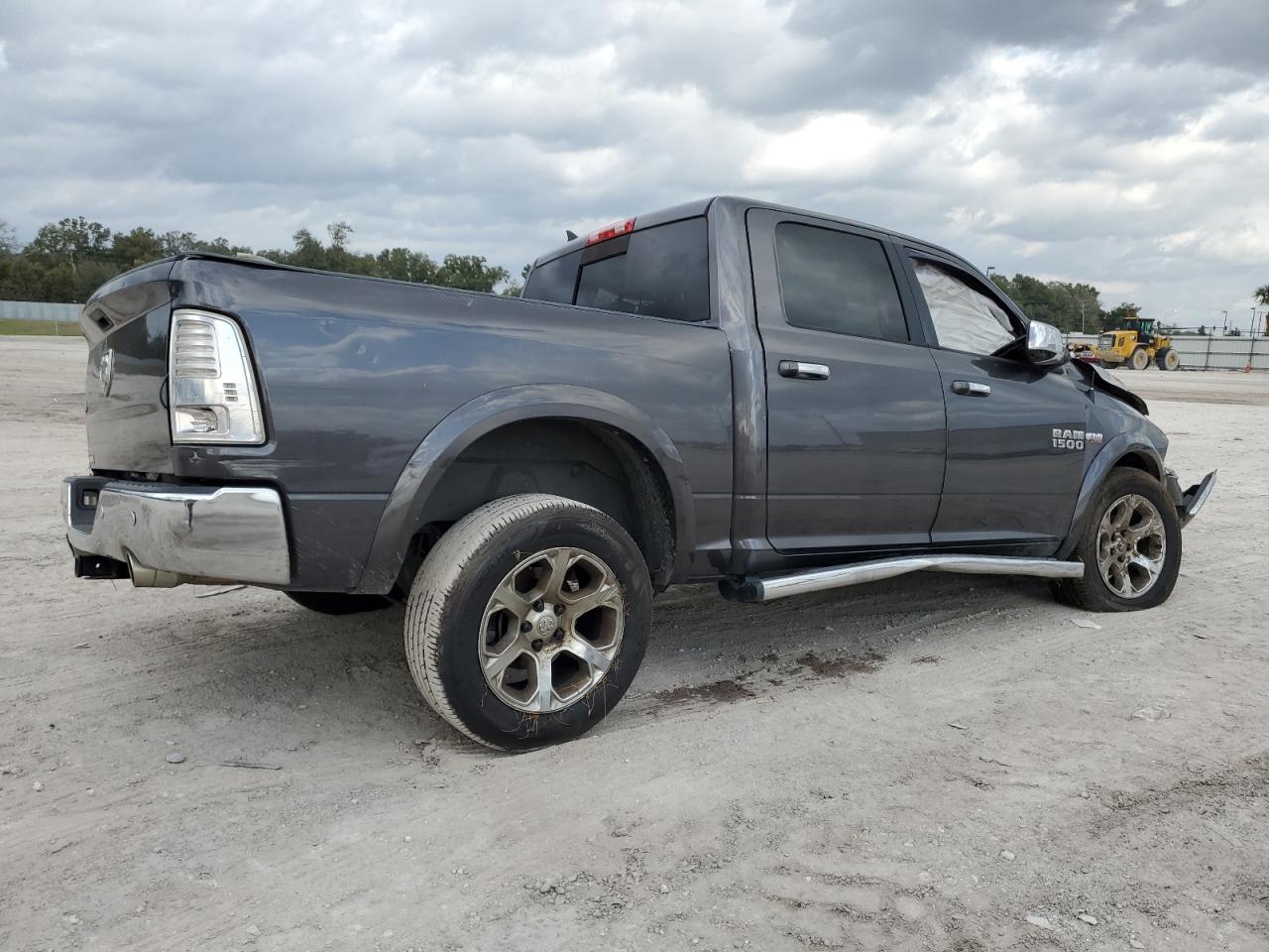 2017 RAM 1500 - Image 3