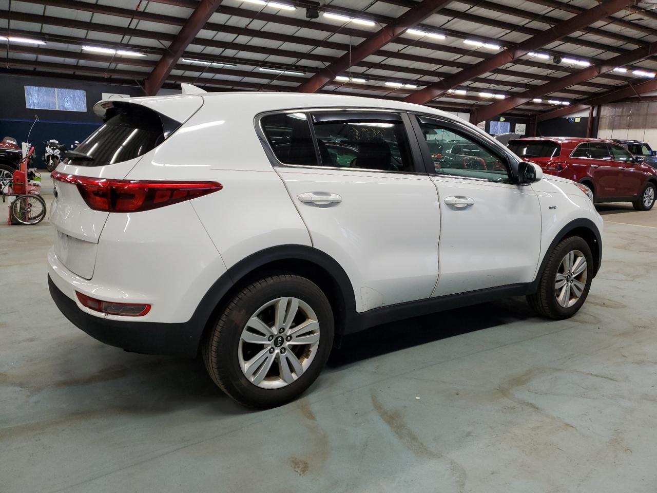 VIN KNDPMCAC7J7438830 2018 KIA SPORTAGE no.3