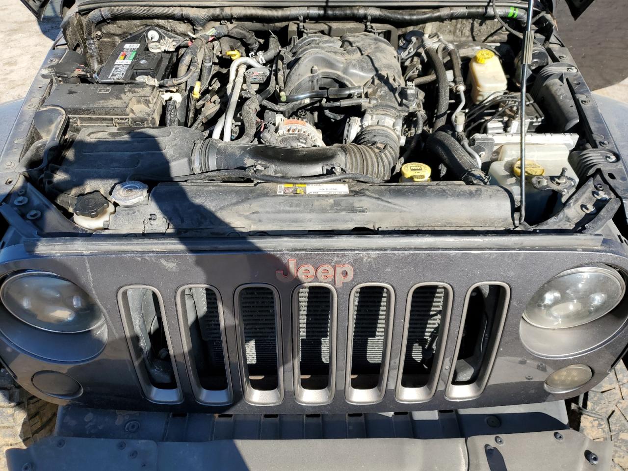 2016 Jeep Wrangler - Image 12