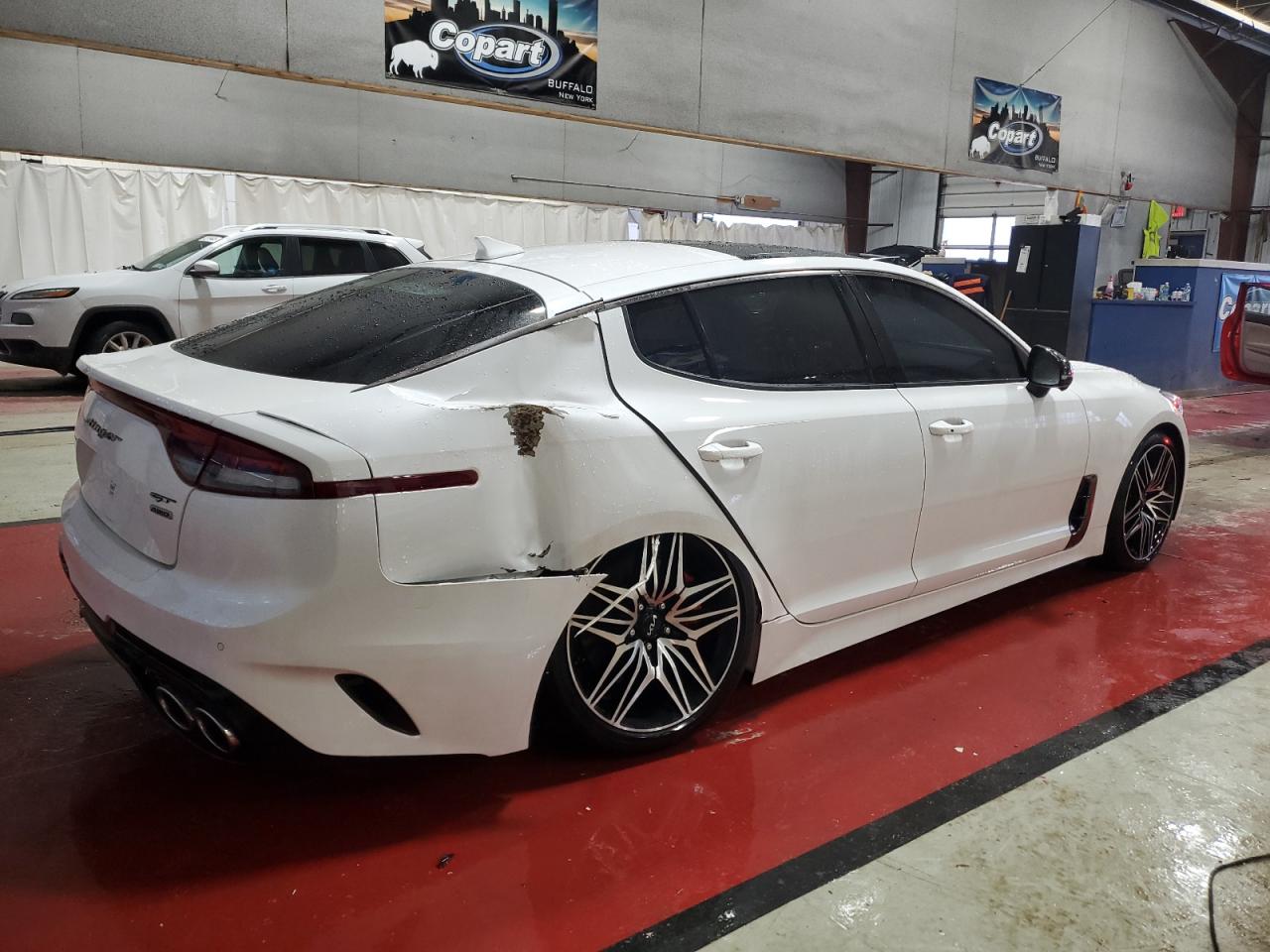 2022 Kia Stinger - Image 3