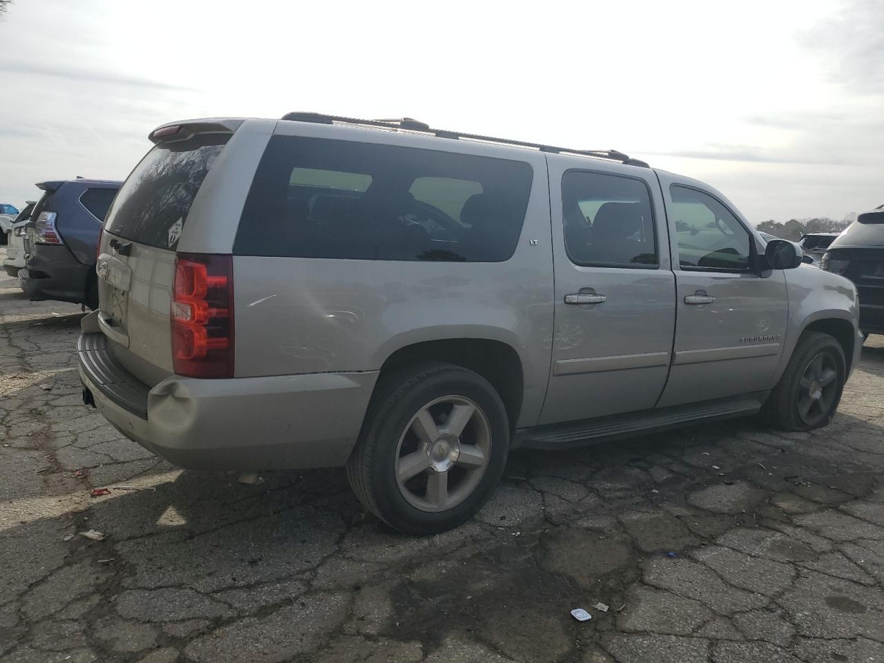2009 Chevrolet Suburban - Image 3
