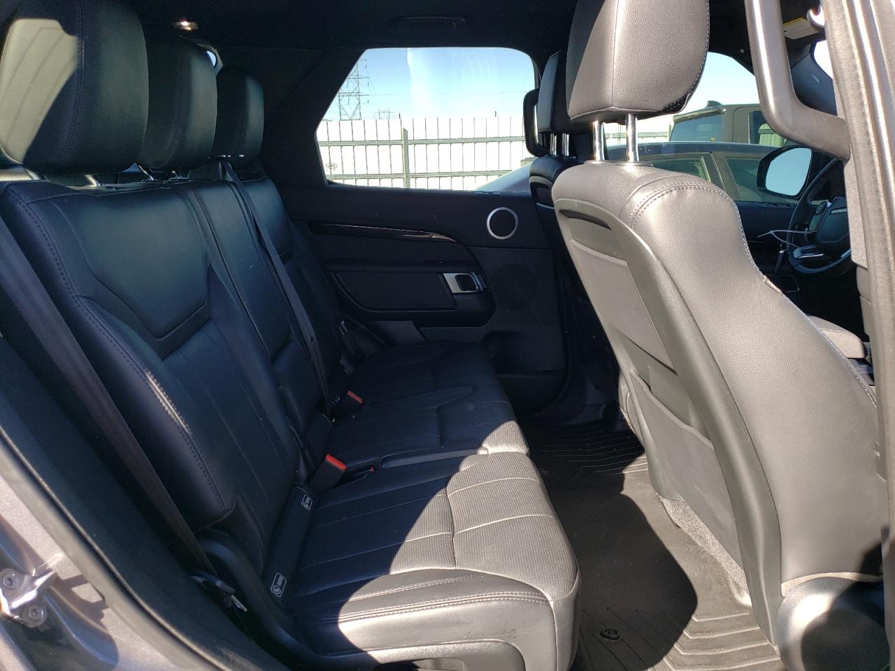 2019 Land Rover Discovery - Image 11