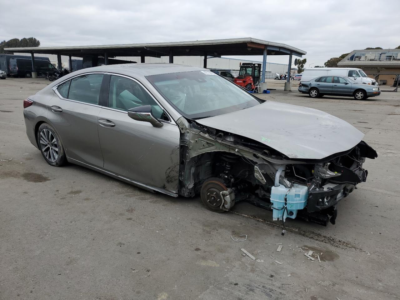 2020 Lexus ES - Image 4