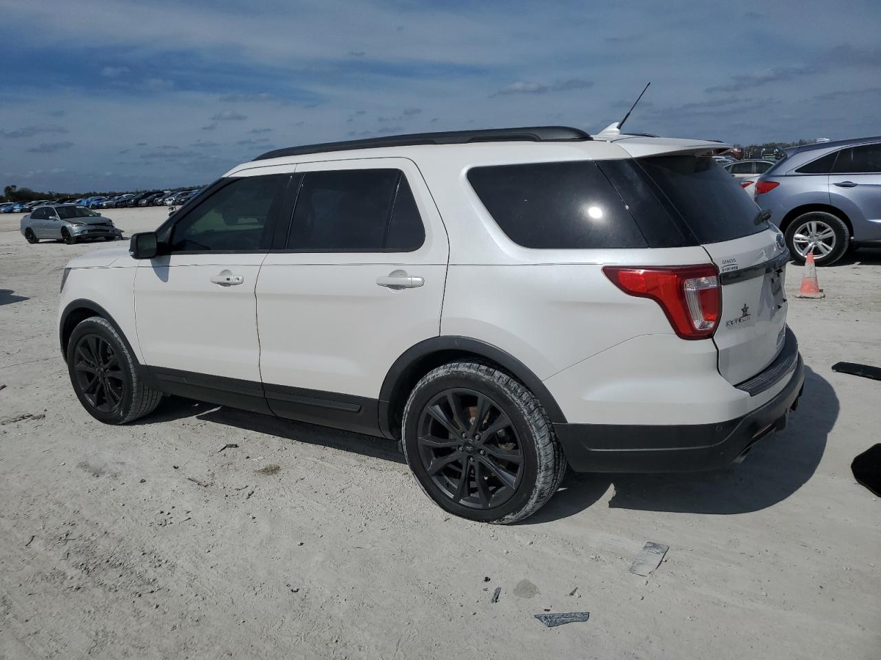2018 Ford Explorer - Image 2