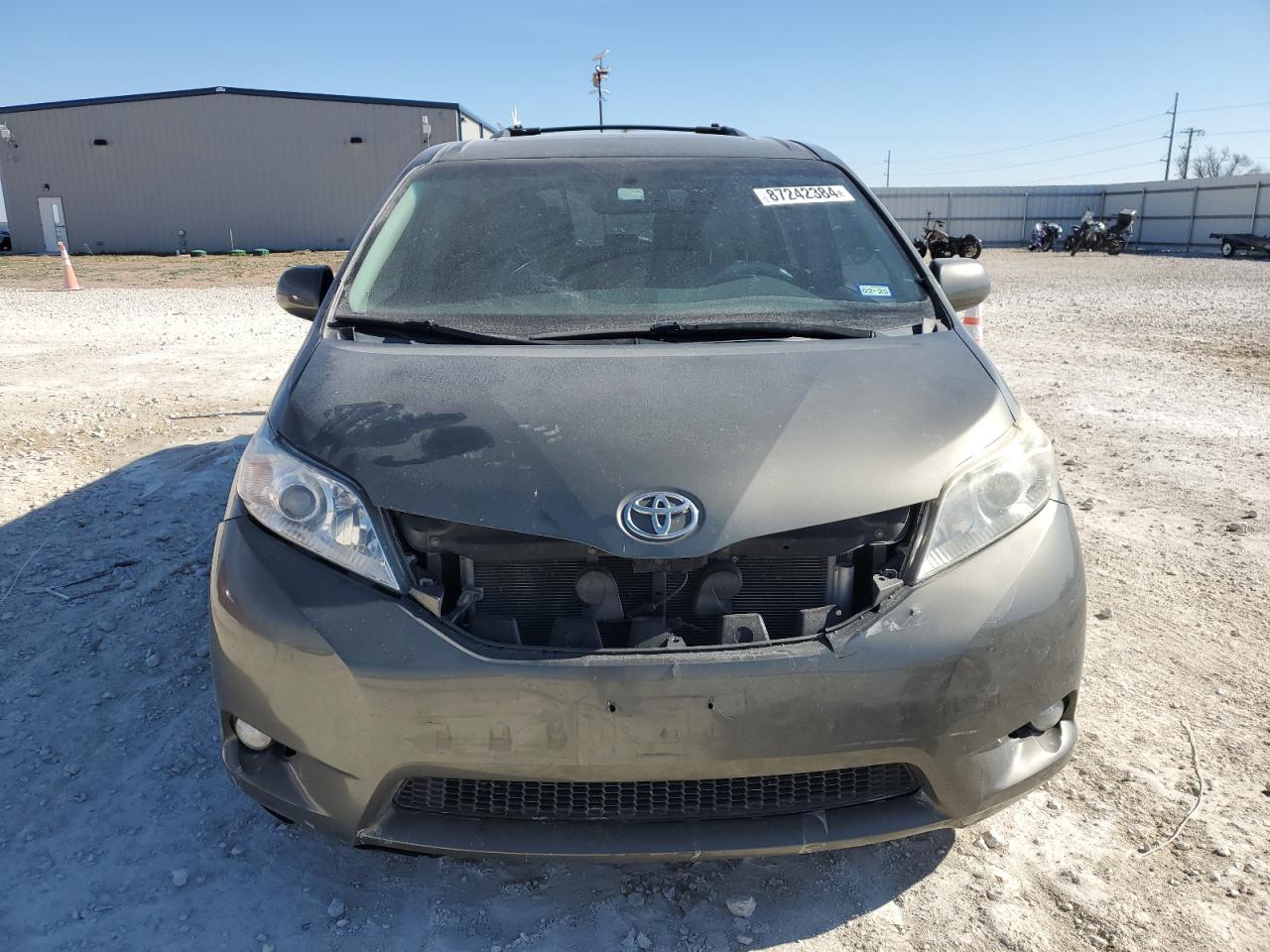 2013 Toyota Sienna - Image 5