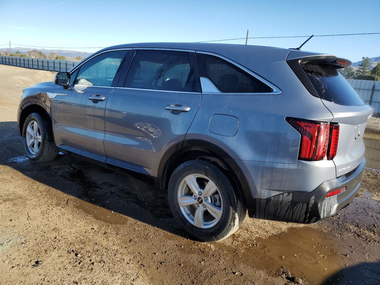 2023 Kia Sorento - Image 2