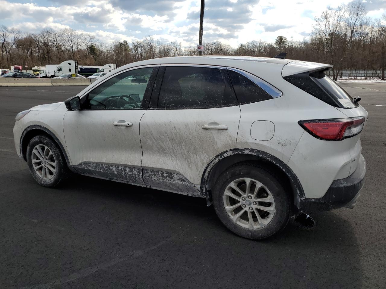 2022 Ford Escape - Image 2