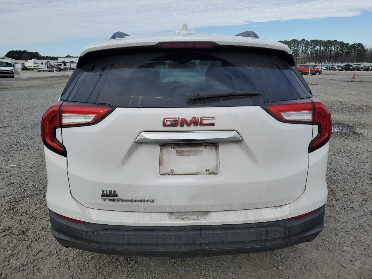2022 GMC Terrain - Image 6